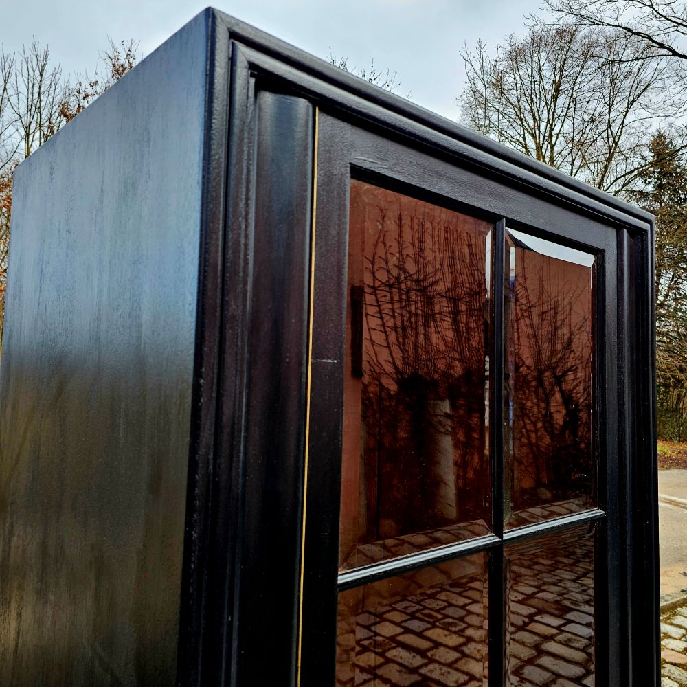 Edle Glas-Vitrine mit Facettenschliff schwarz lackiert - 198